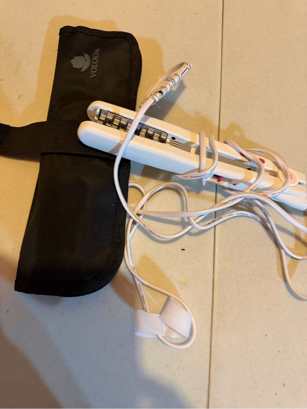 White Mini Hair volume crimper with Heat-Resistant Pouch